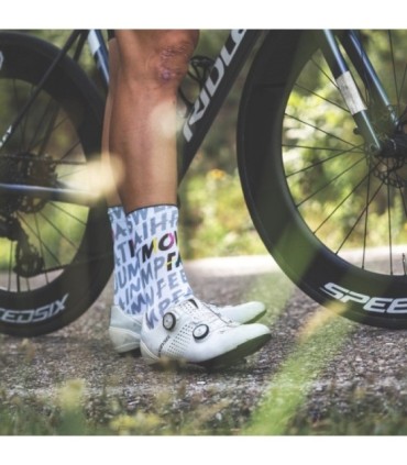 Calcetines Move Fast Blanco | Wabiks - ¡Velocidad y confort en cada paso!