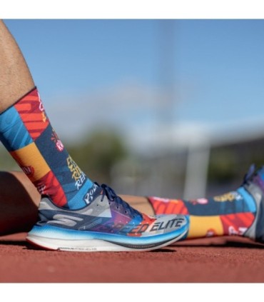 Calcetines Born to Run Azul/Rojo | Wabiks - ¡Corre con estilo y comodidad!
