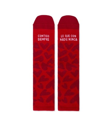 Calcetines largos rojos con corazones y frase romántica | Calcetineria.com